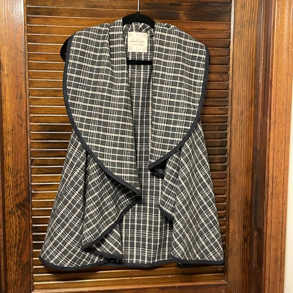 Altar’d State Grey & White Plaid Waterfall Vest - Picture 4 of 8